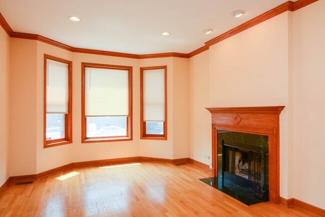 Photo - 1720 W Augusta Blvd Unit 1