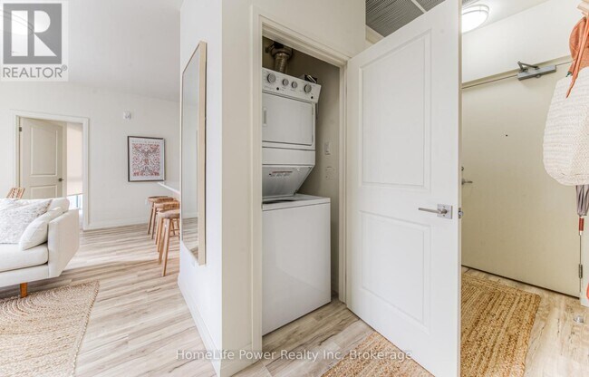 Photo - 301 Westmount Rd W