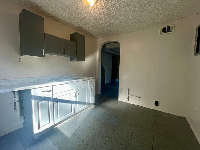 Photo - 58 Division St Unit 2nd Floor