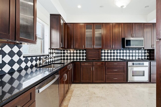 Building Photo - 1640 Presidential Way Unit 1640 Presidential Way 501