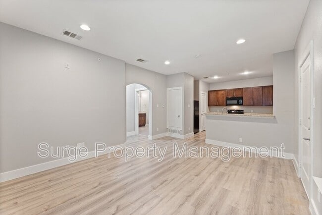 Photo - 13609 Pinnacle Cir W Unit Apt 1105