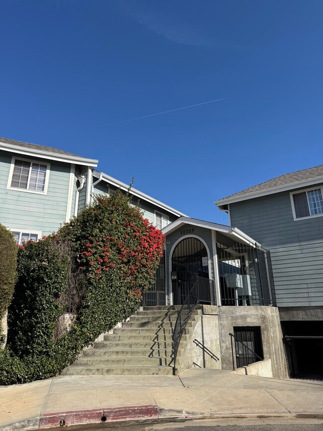 Photo - 11725 Lemay St Unidad NoHo Condo