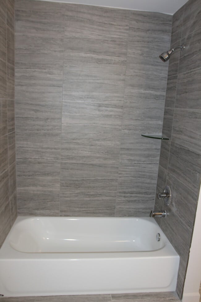 Utica Park Apartments For Rent in Fraser, MI