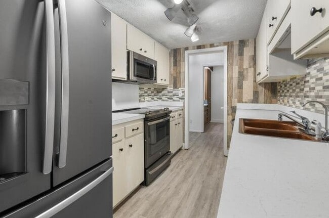 Photo - 6881 W State St Unidad 681