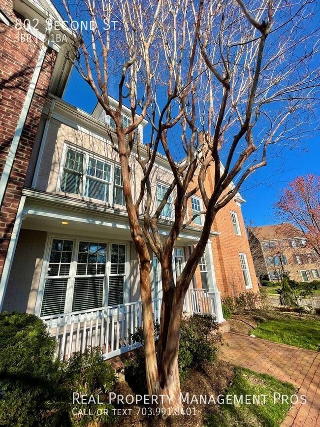 Photo - 802 Second St