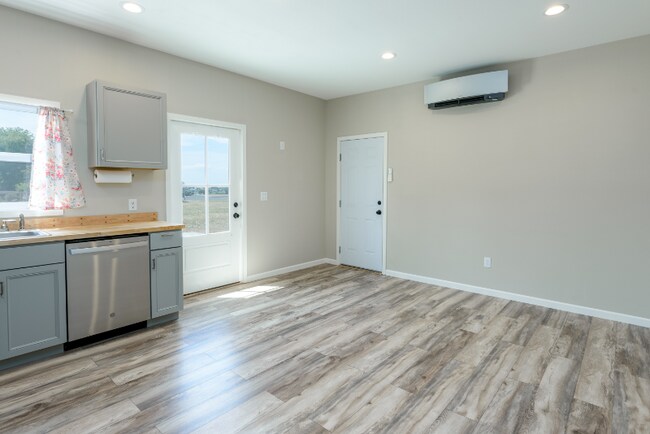 Photo - 11801 Rd 5.6 NE