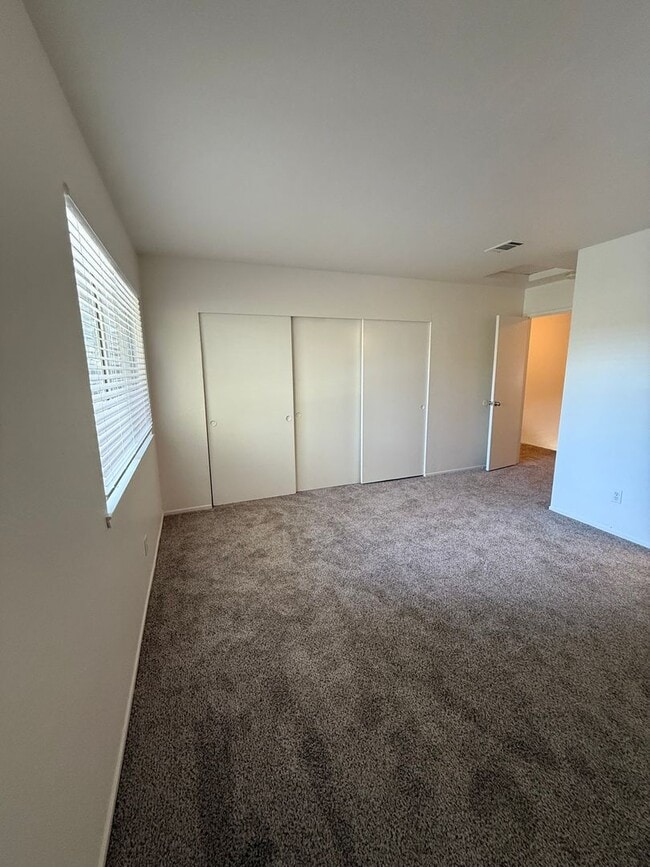 Photo - 2 BEDROOM TOWNHOUSE