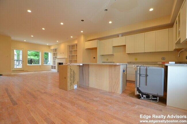 Photo - 118 Tremont St
