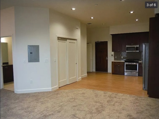 Photo - 223 N Irwin St