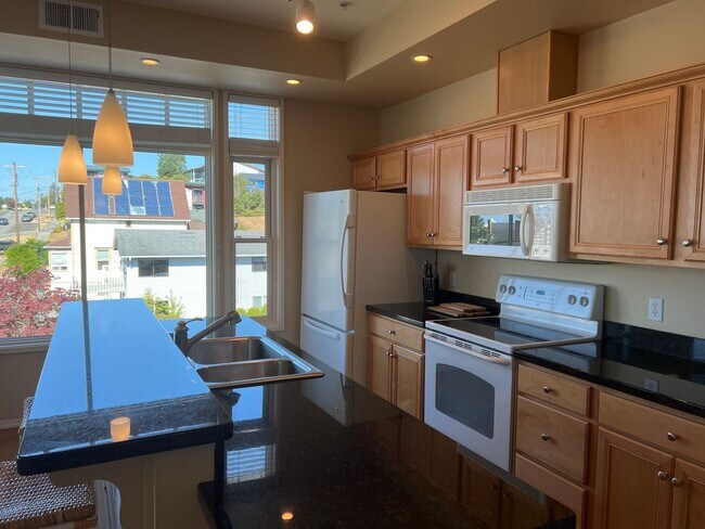 Photo - 2 Bed / 2 Bath Bay-View Condo for Rent in ...
