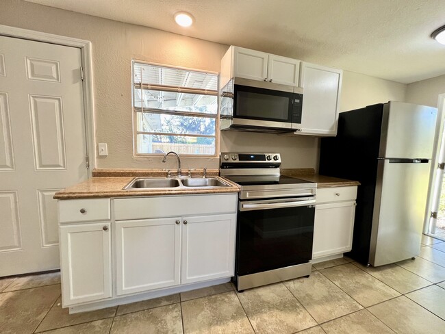 Photo - 2602 E Yukon St Apartment