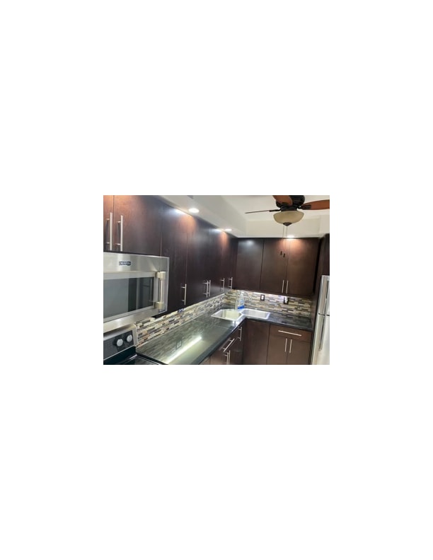 KITCHEN - 608 NW 13th St Unit 37