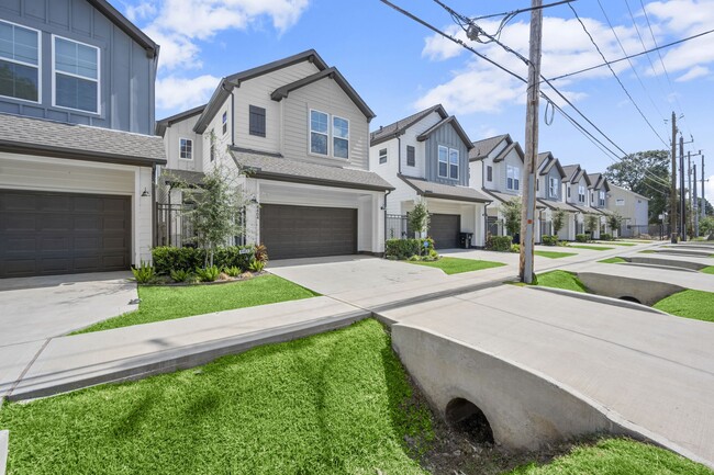 Photo - 8404 Curry Rd