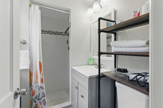 Photo - 42 Newman Rd Unit #3