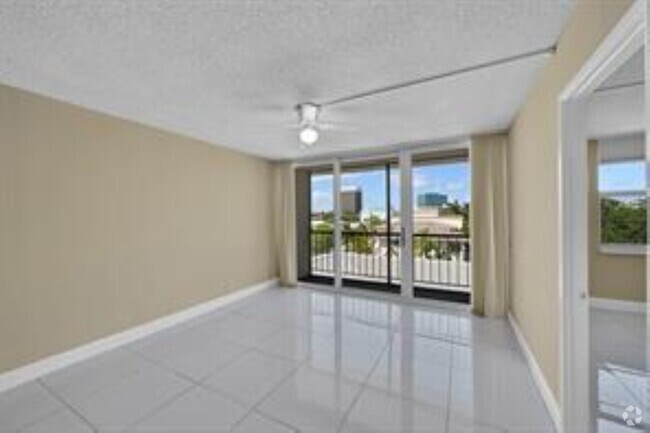 Building Photo - 4501 NE 21st Ave Unit 412 Rental