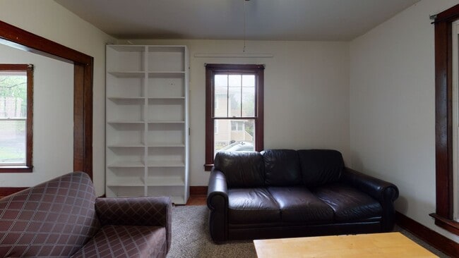 Photo - 321-321.5-3215 Hillview Pl Unidad 321