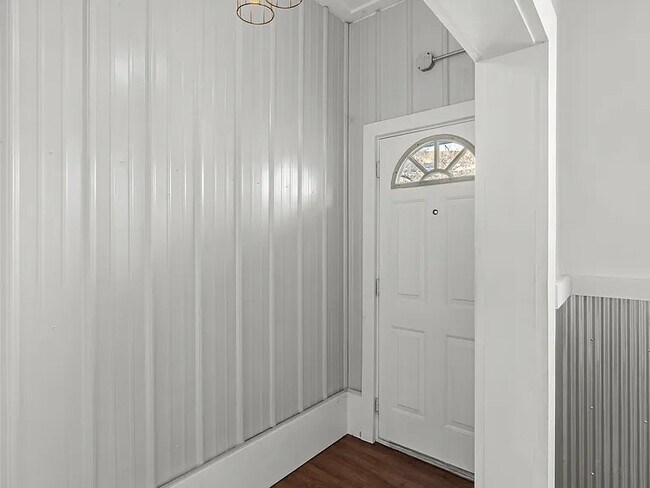 Photo - 6166 Crescent Ave