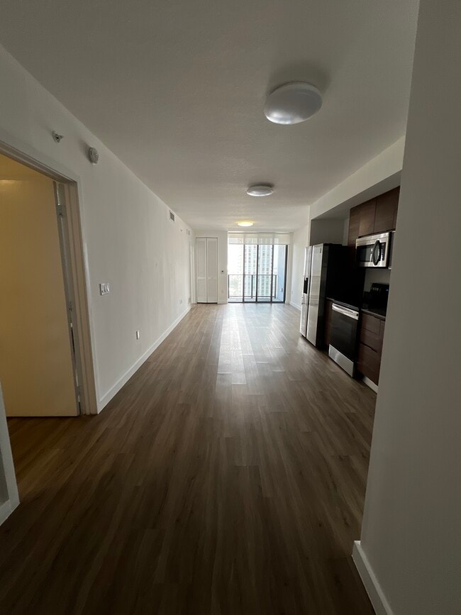 Building Photo - 225 NE 7th St Unit B1 Rental