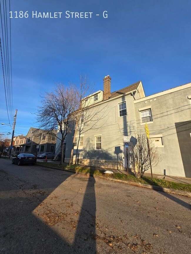 Building Photo - 1186 Hamlet St Unit G