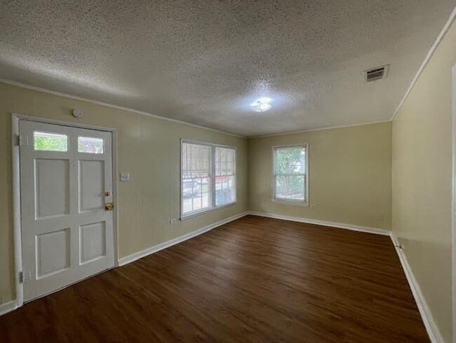 Photo - 2005 N 39th A St