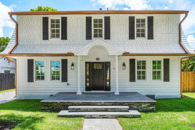 Photo - 370 Marlborough Rd House
