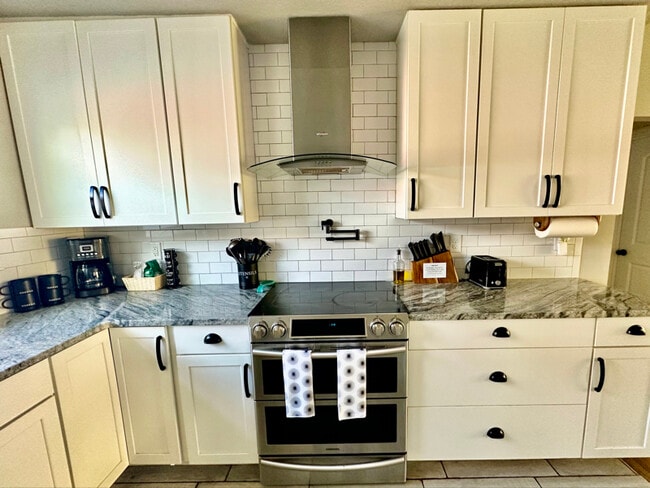 Photo - 579 McIntosh Rd