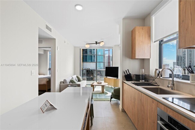 Building Photo - 11 NE 6th St Unit 1601