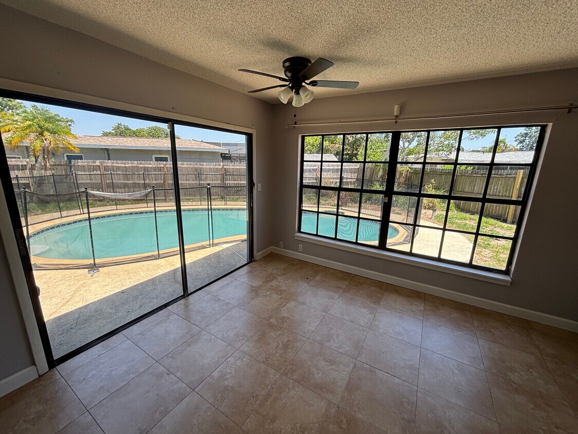 Photo - 6755 19th St N (St Petersburg, FL)