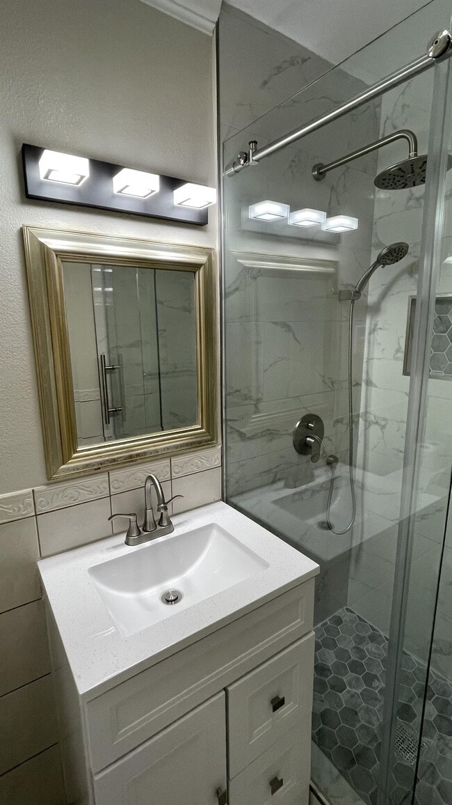 Photo - 5138 W 141st St