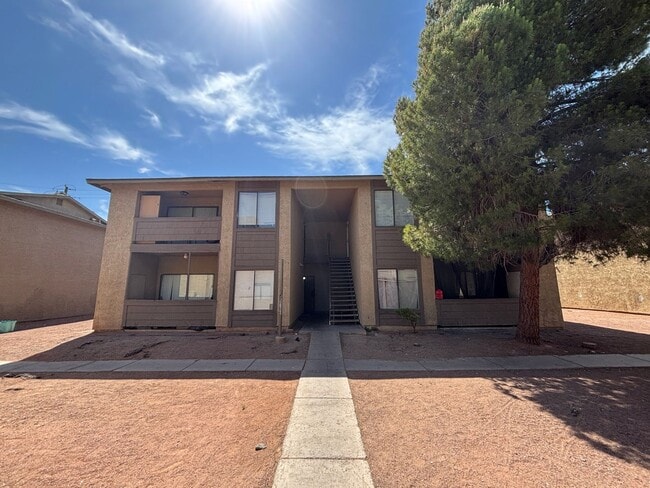 Building Photo - 2883 Wheelwright Dr Unit 1