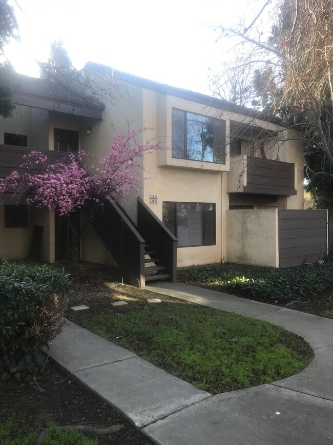Main Entrance - 3991 Milton Ter Unit 3991