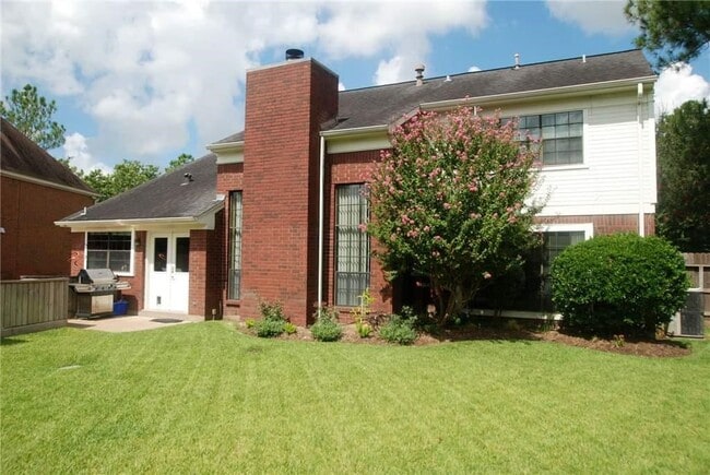 Photo - 2827 Lake Colony Dr