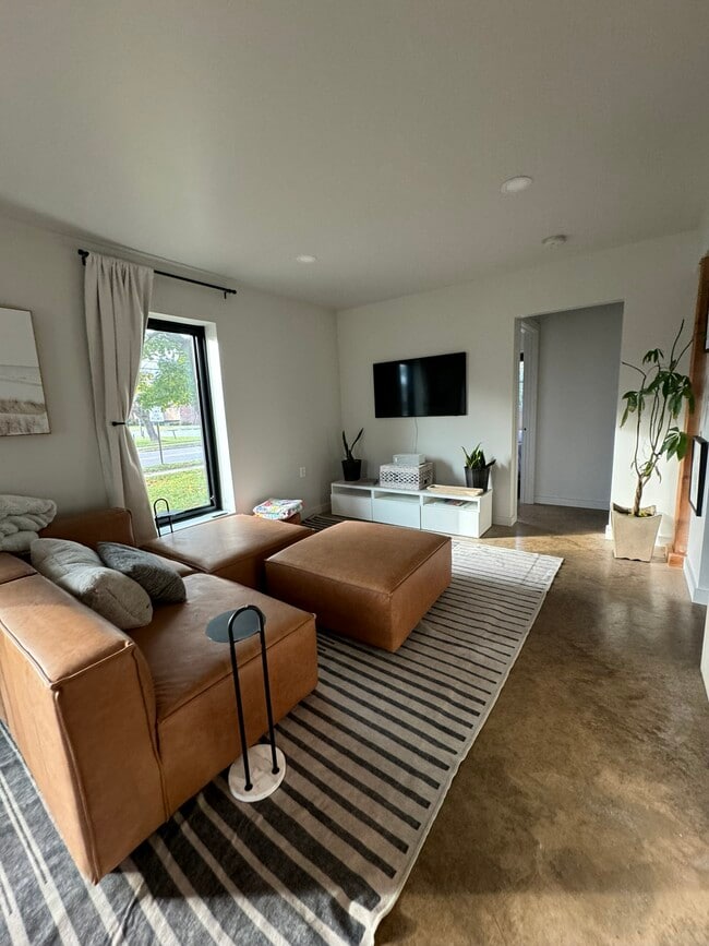 Photo - 50 Patchen Rd