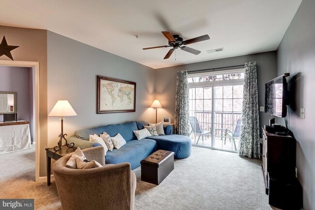 Building Photo - 21228 McFadden Sq Unit 211