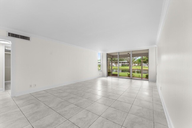 Photo - 4240 Oaks Terrace Unit 103