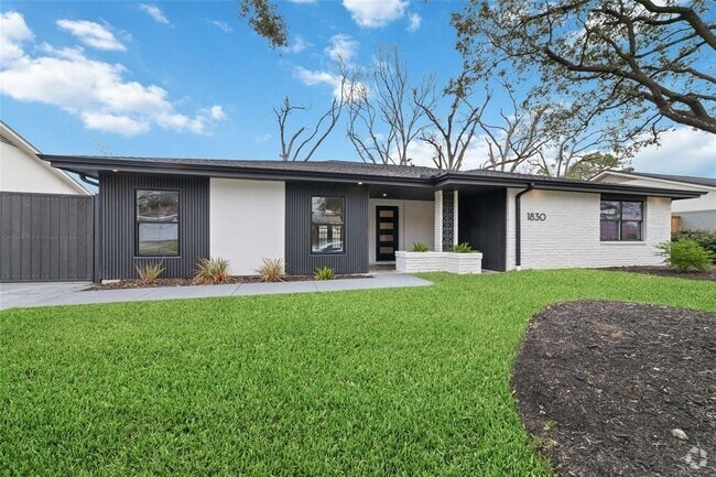 Building Photo - 1830 Locksford St Rental