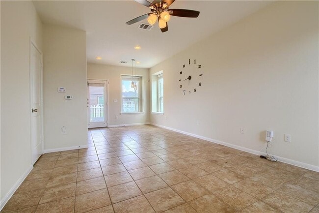 Photo - 2014 Barker House Cv