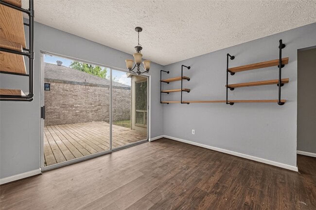 Photo - 10318 Buffalo Bend Dr