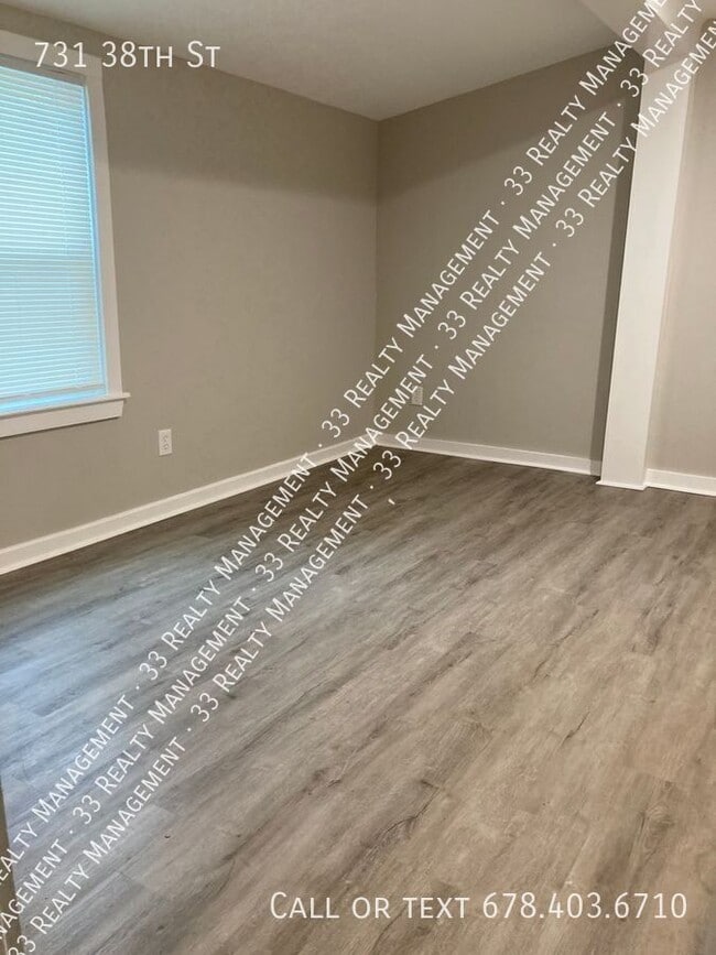 Photo - 731 W 38th St