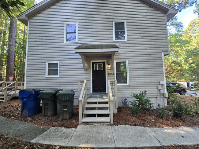Photo - 5906 Applewood Ln