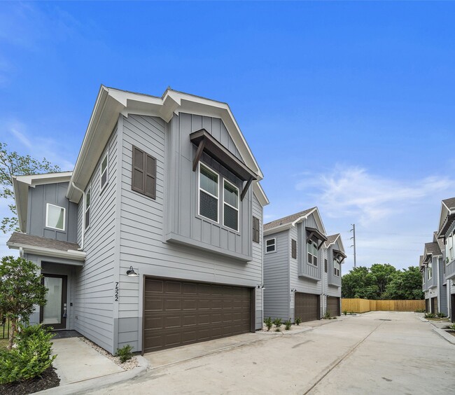 Building Photo - 7520 Sandle St