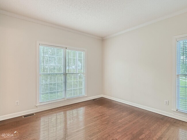 Photo - 85 Wyngate Dr