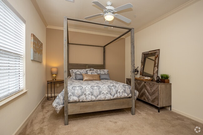 2BR, 2BA - 1,164SF