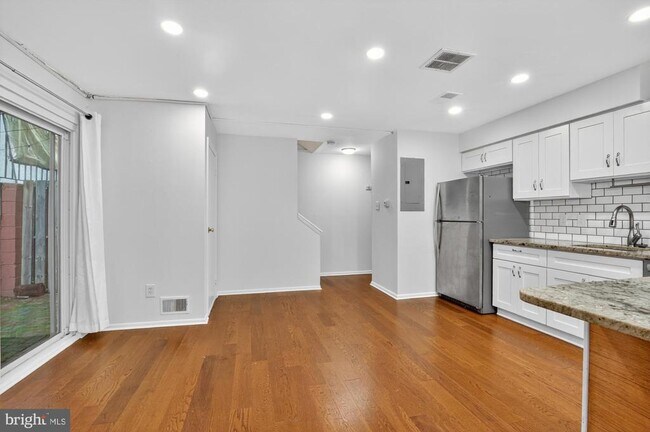Photo - 306 W Wildey St Unit A
