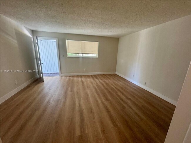 Photo - 6805 SW 88th St Unidad 12