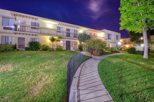 Pasarela de la Plaza del Patrimonio - HERITAGE PLAZA