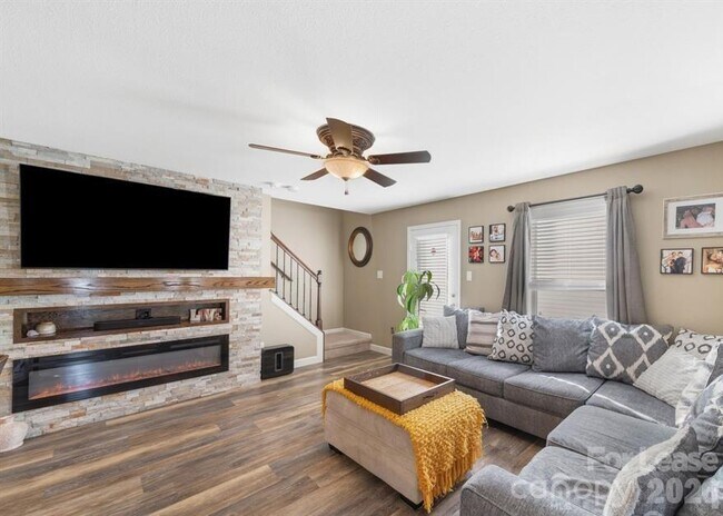 Photo - 711 Skywatch Ln