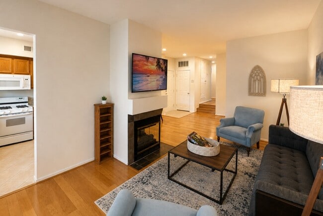 Photo - 20171 Sealpoint Ln Unidad 106