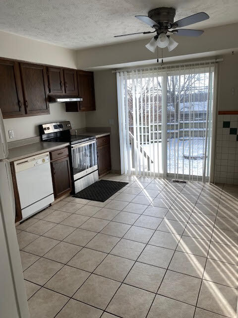 Photo - 12715 Weir St