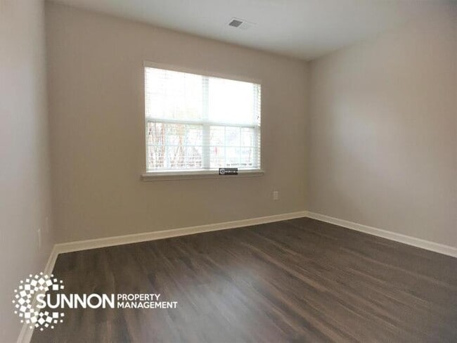 Beautiful End Unit Townhome in Mallard Creek!